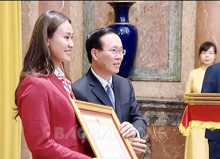 [Video] Hai Duong diver awarded Labor Order